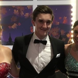 Meet your Posher, Dillon